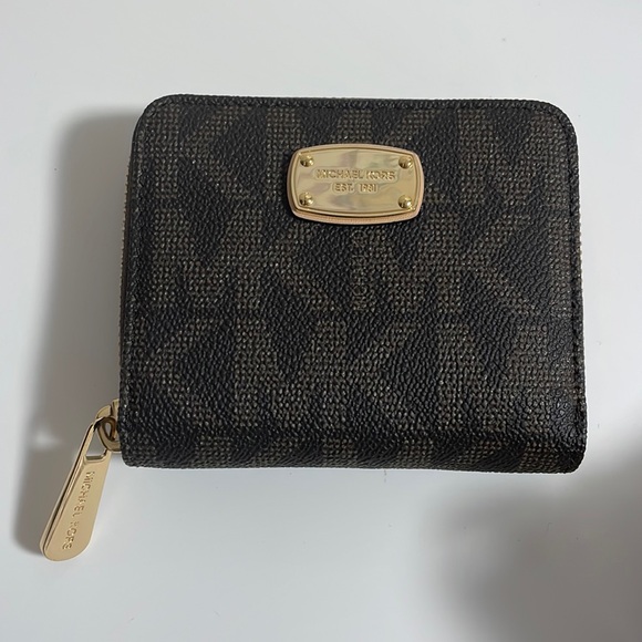 Michael Kors Signature Jet Set Zip Around Bifold Wallet 35H2GJSZ5B Brown - Picture 1 of 9